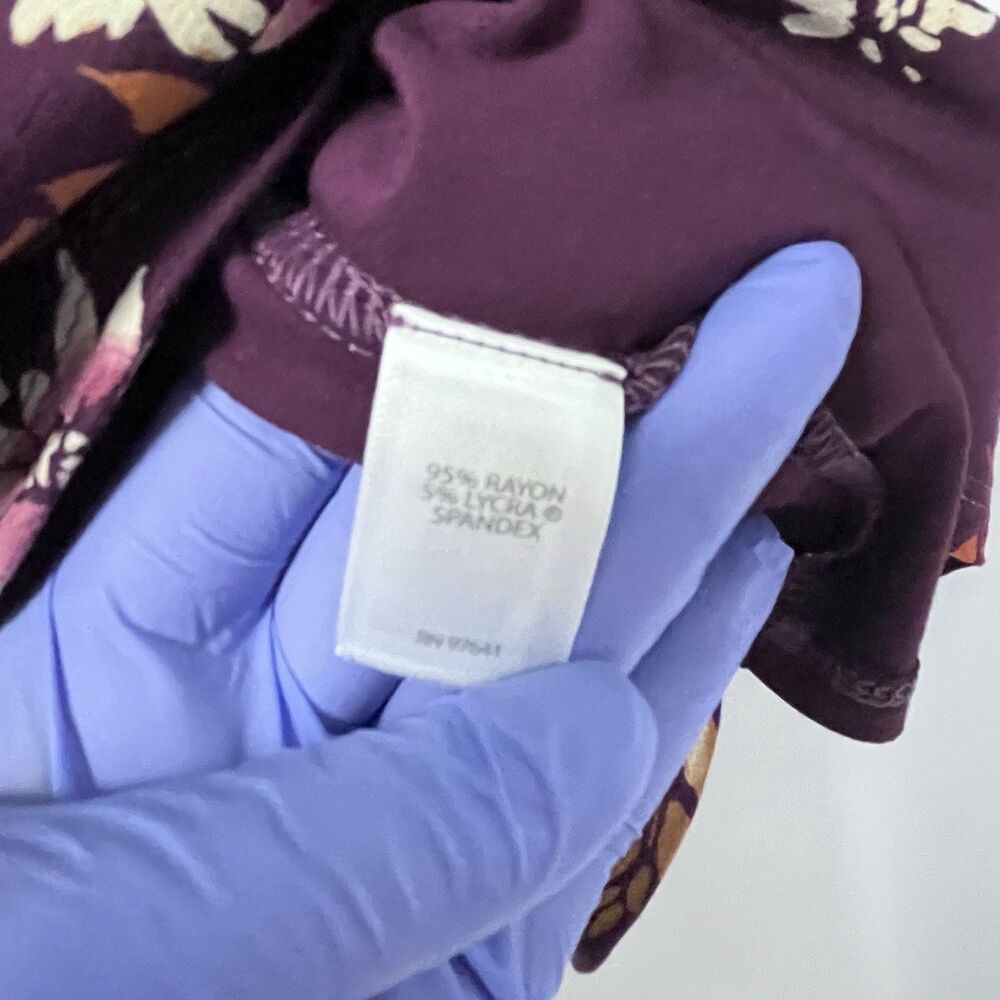 J Jill Wearever Collection Women V-neck Size L Floral Print Purple Top - Picture 2 of 8